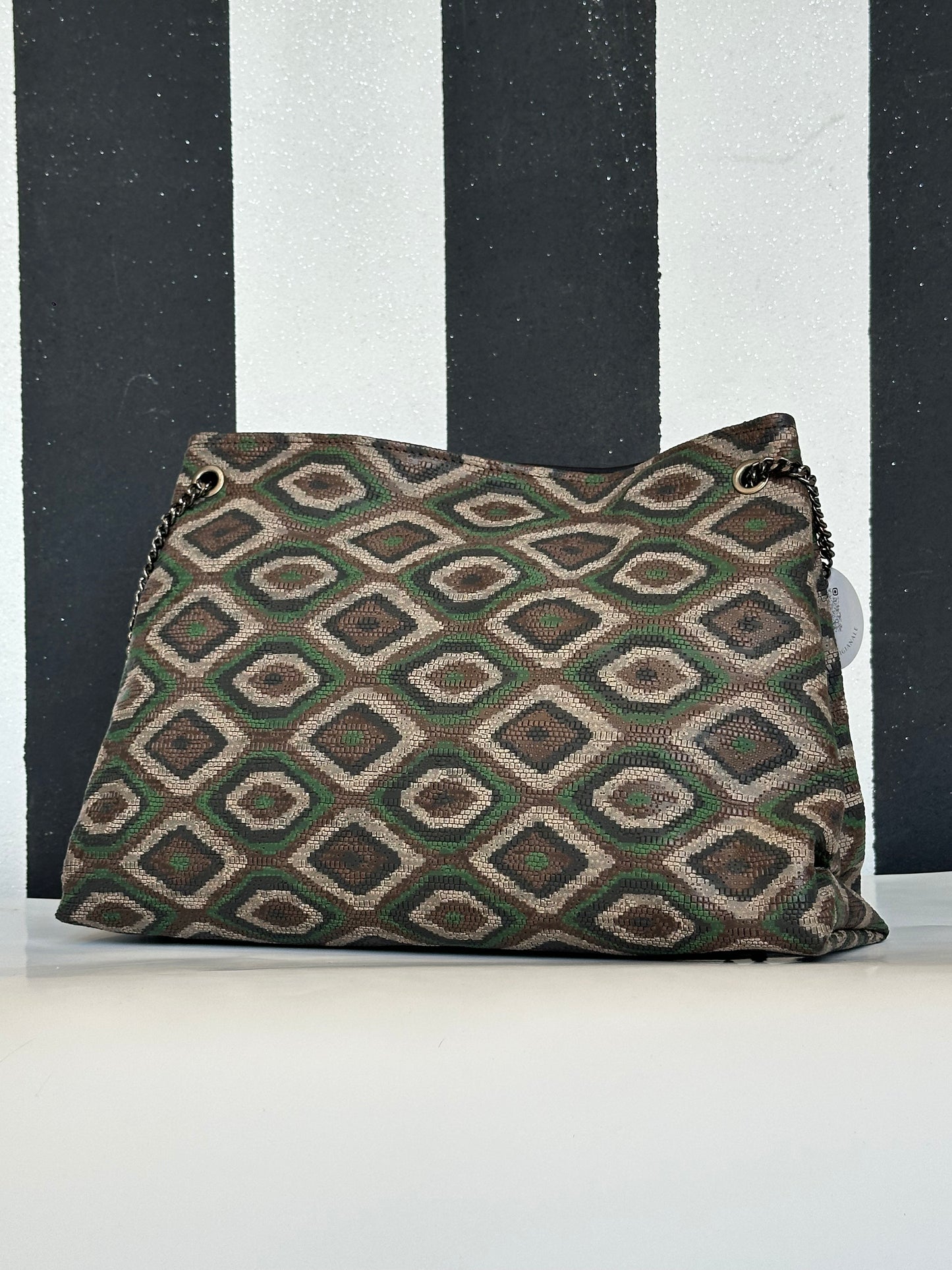 Borsa artigianale a spalla e tracolla in vera pelle con fantasia geometrica. Modello Ismi di Nany Magenis