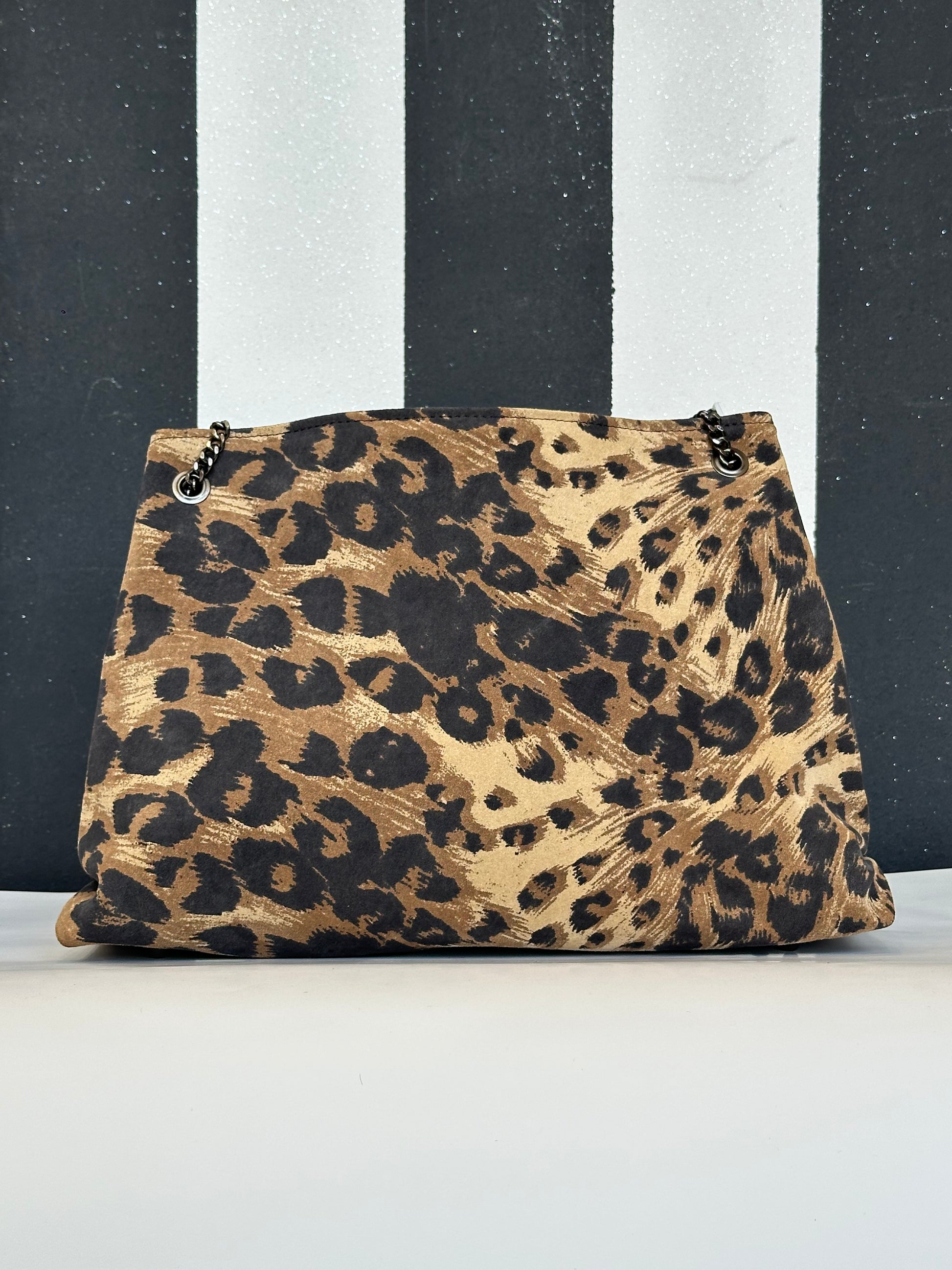 Borsa artigianale a spalla e tracolla in vera pelle con fantasia animalier leopardata. Modello Ismi di Nany Magenis