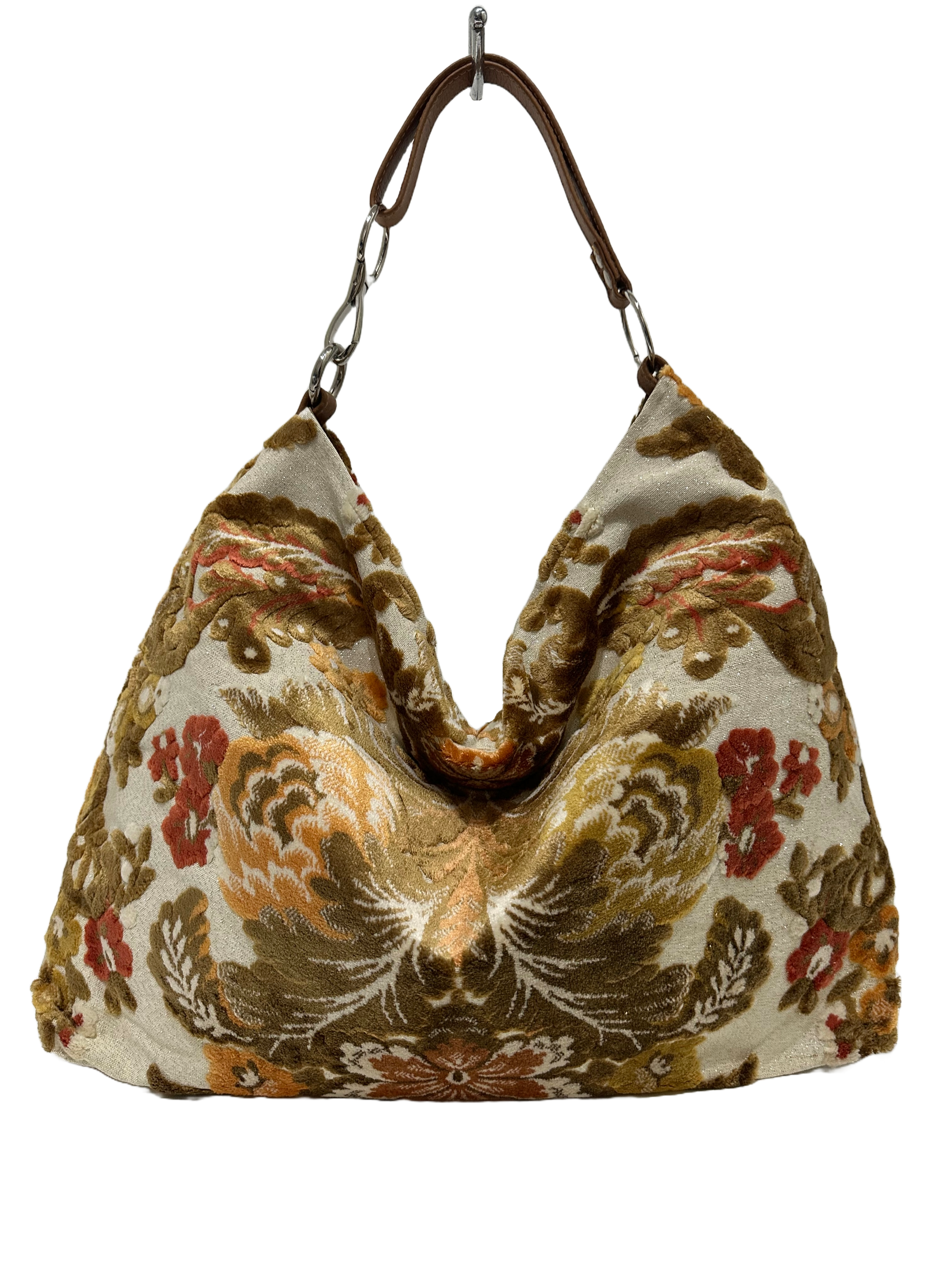 Borsa artigianale a spalla in tessuto con fantasia floreale. Modello Sacca di Nany Magenis